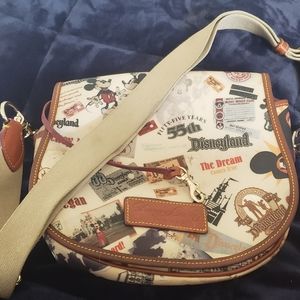 Dooney and Bourke 55th Disneyland bagi
